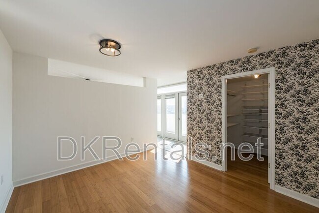 Foto del edificio - 375 Ralph McGill Blvd NE