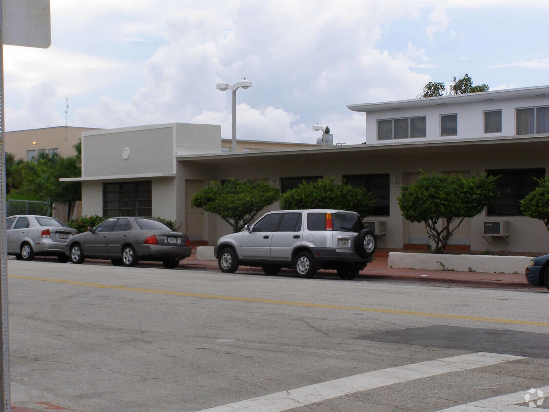 Foto del edificio - 7500 Dickens Ave