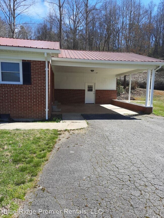 Foto del edificio - 4 br, 2 bath House - 103 Faith Avenue