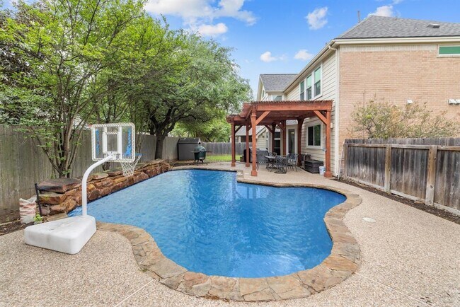 Foto del edificio - 2129 Clear Lake Pl