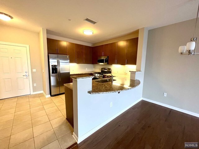 Foto del edificio - 3315 Riverview Ave