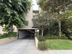 Building Photo - 1224 S Saltair Ave