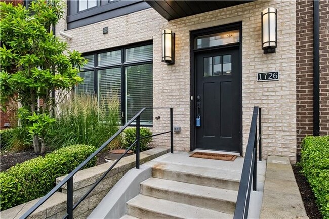Building Photo - 1726 Waterfront Pl