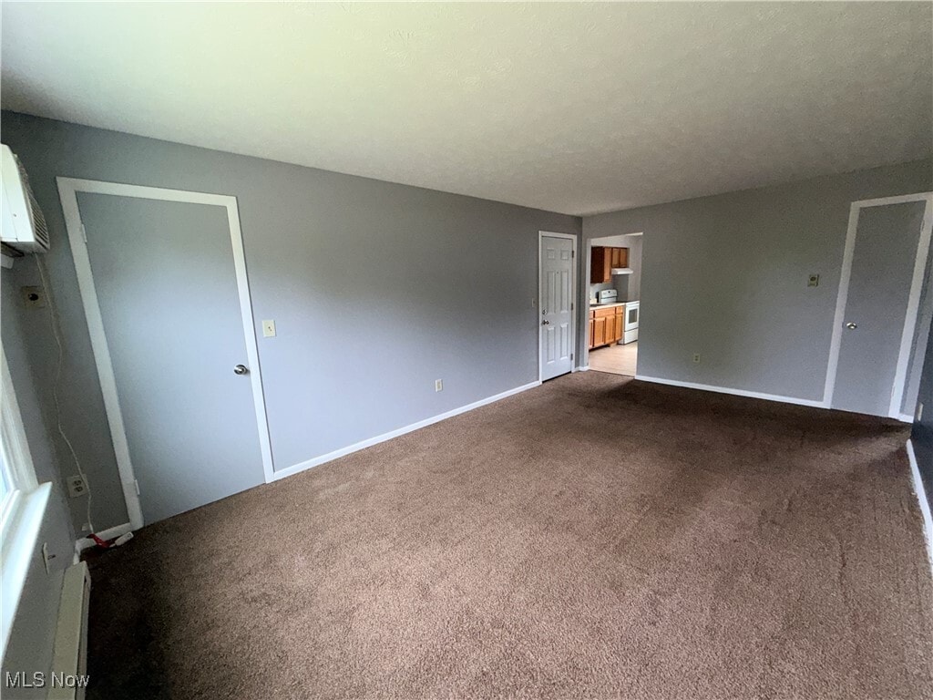 929 Cook Ave Youngstown, OH 44512 – photo 3