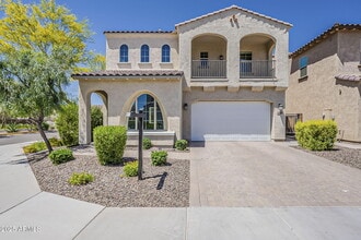 Building Photo - 3310 E Los Gatos Dr