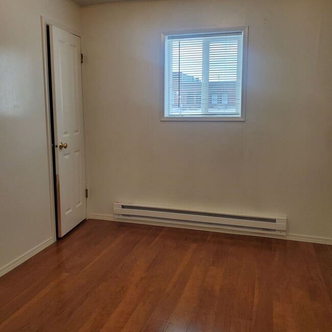 Building Photo - 2 Bedroom up stairs apartment