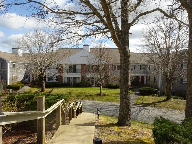 Foto del edificio - 69 Highview Dr