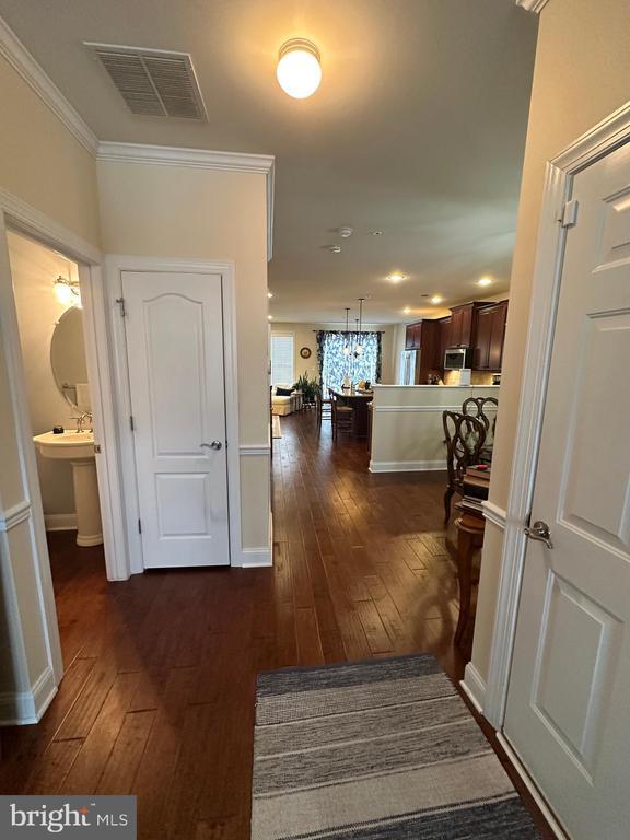 Building Photo - 3228 Brookside Dr