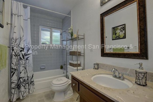 Building Photo - 834 Springfield Dr
