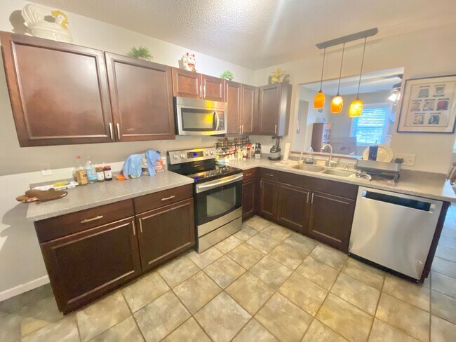 Building Photo - 56 Morellen Lane