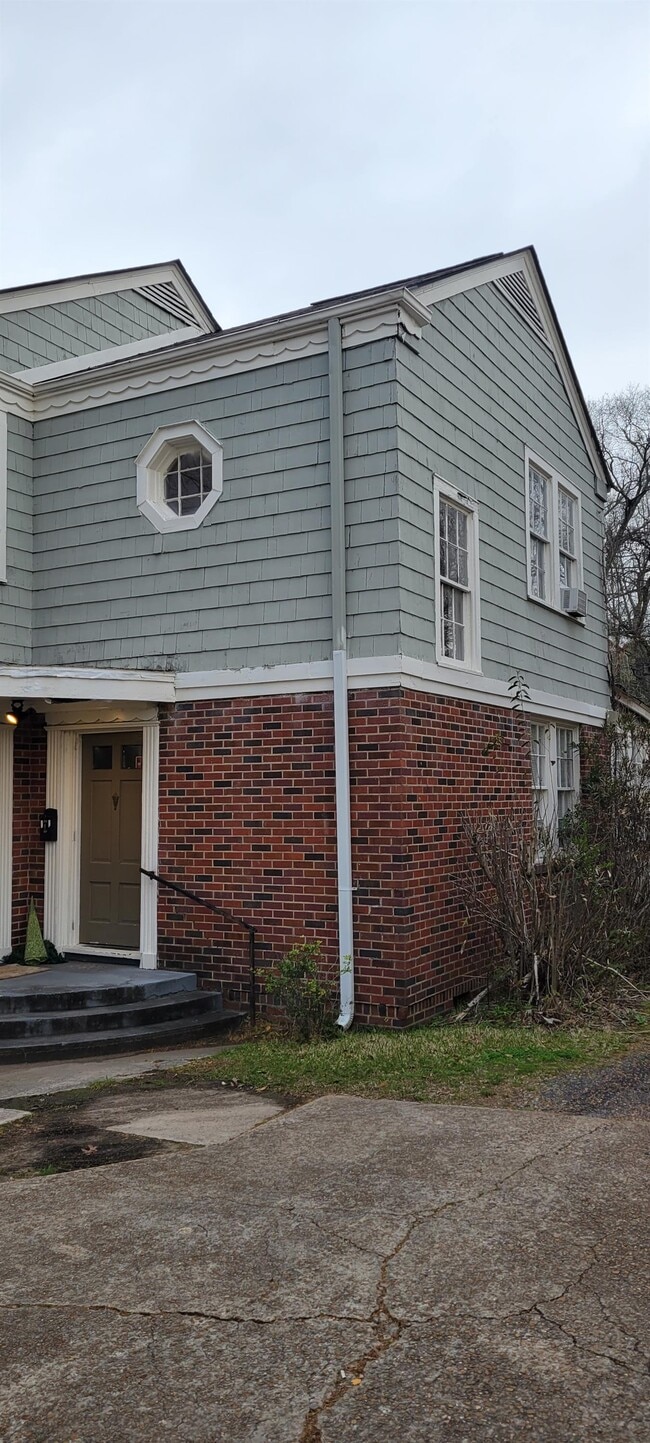 Photo - 966 E Fortification St House