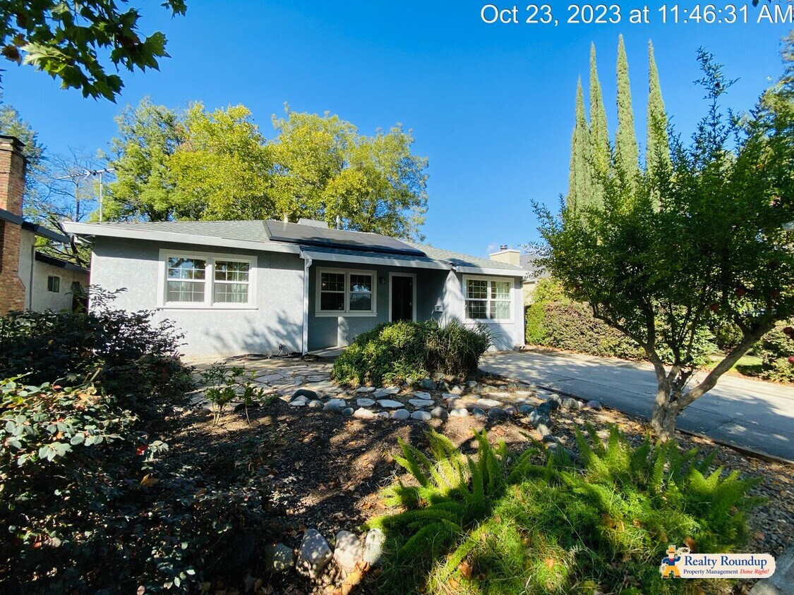 Foto principal - Large Lot in Elmhurst Area