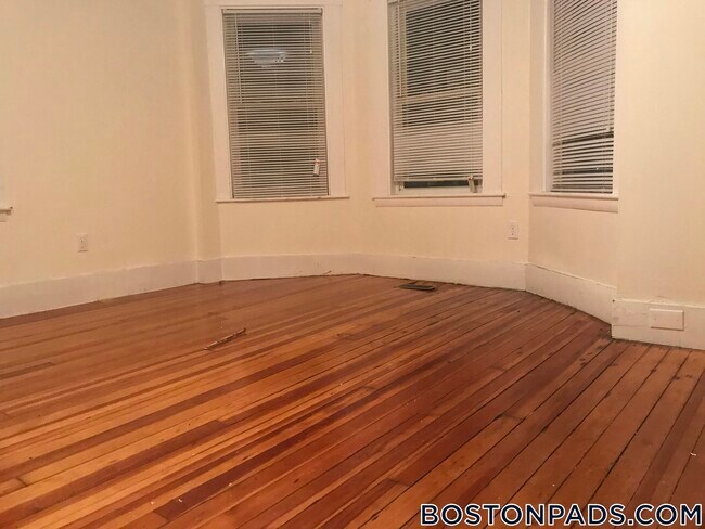 Building Photo - 24 Lexington Terrace