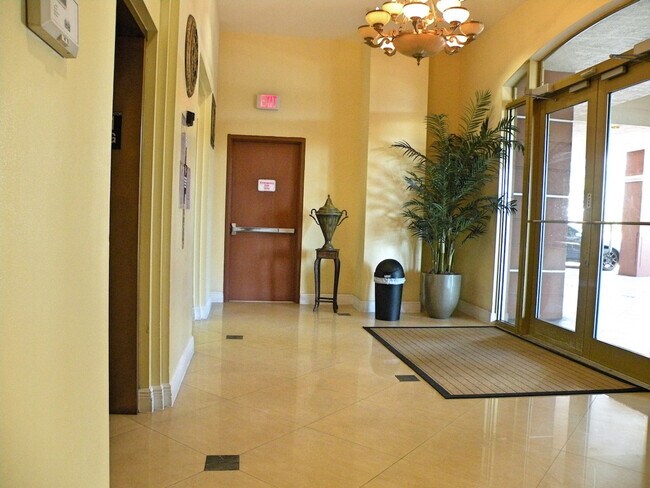 Foto del edificio - 2280 SW 32nd Ave