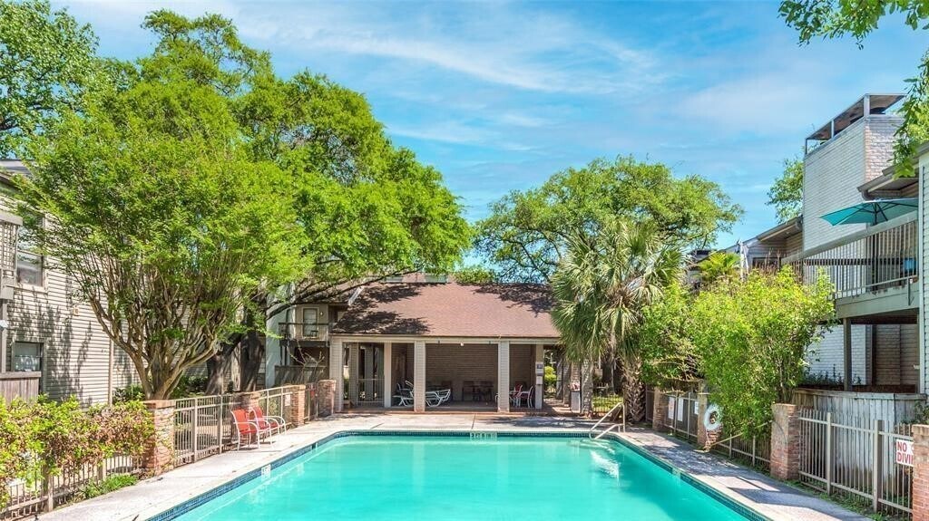 Foto principal - 9707 Richmond Ave.