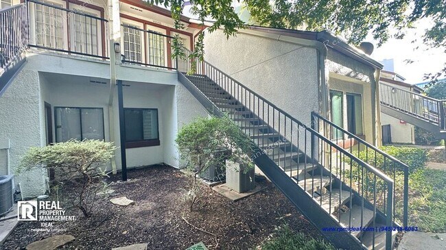 Building Photo - LOVELY HOME IN DALLAS - 1BR/1 BA $1150 ONL...