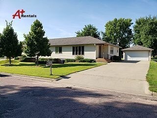 Primary Photo - 1405 Rushmore Dr