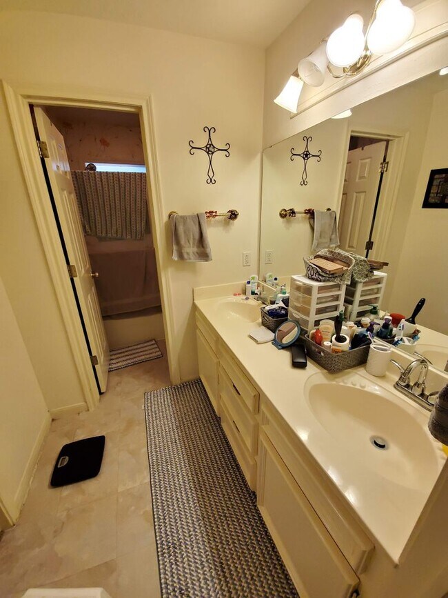 Foto del edificio - Bryan, 3 bedroom - 2 bath - 2 car garage - fenced in back yard. - Near Blinn College campus.