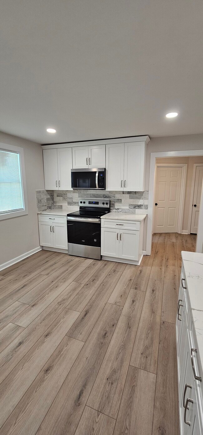 Building Photo - 3820 Montgomery Ave