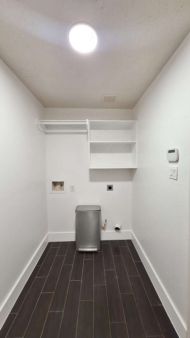 Foto del edificio - 17122 Canterbury Green Ct