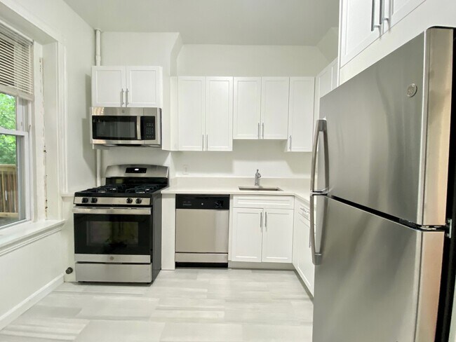 Building Photo - 87 Brighton Ave