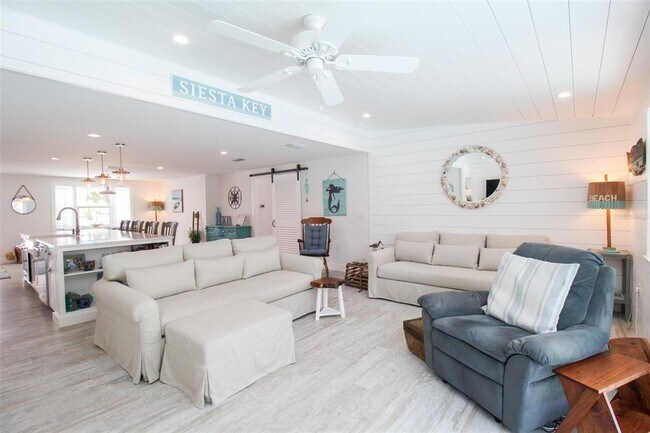 Building Photo - 5125 Sandy Beach Ave