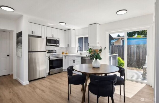 Foto del edificio - Beautifully Renovated 1 Bed, 1 Bath Home w...