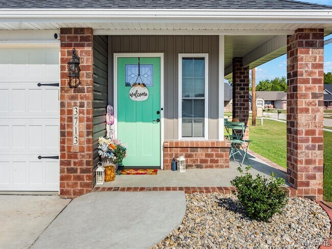 Foto del edificio - 3713 Justine Drive