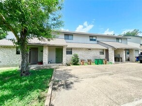 Building Photo - 3601 N Hills Dr
