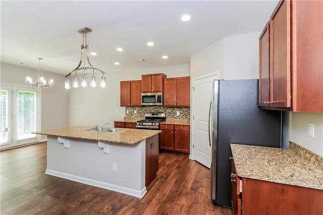 Building Photo - 104 Heritage Club Cir
