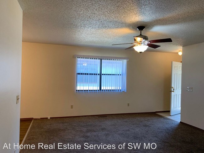 Foto del edificio - 929-931 W Edgewood St