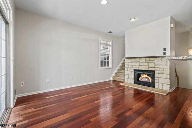 Foto del edificio - 107 Brittany Ct