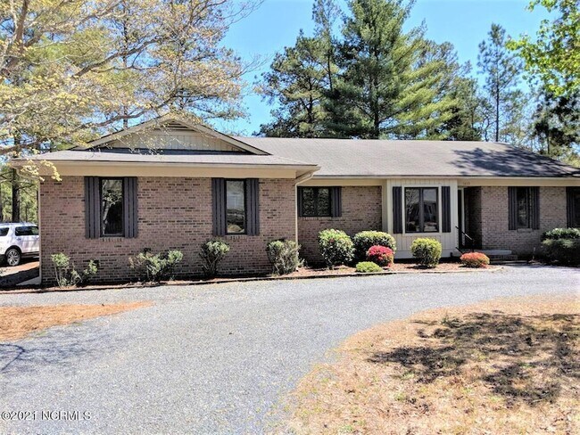 Foto del edificio - 1410 Monticello Dr