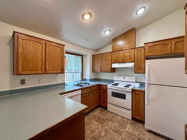 Foto del edificio - Adorable and Spacious!! Troutdale Duplex in Cul-de-sac!!