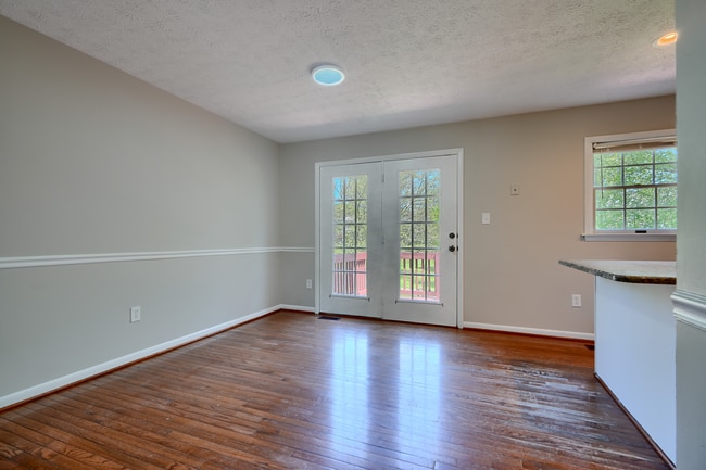 Building Photo - 3419 Clairborne Way
