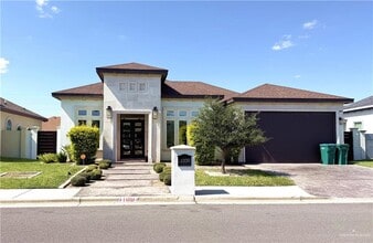Building Photo - 18 West Dr