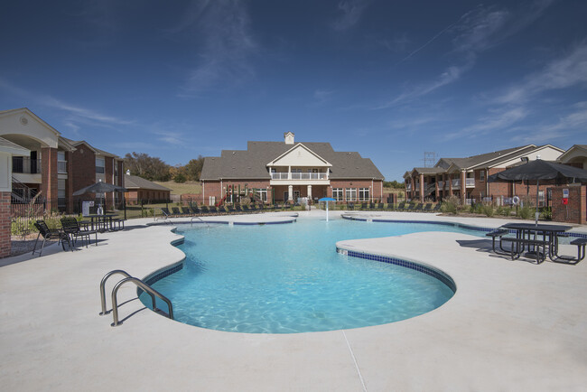 Building Photo - The Greens at Lake Overholser