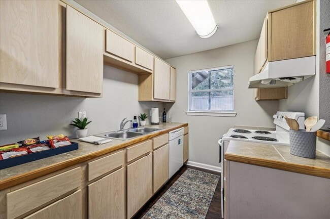 Photo - 1225 W 25th St Apartment