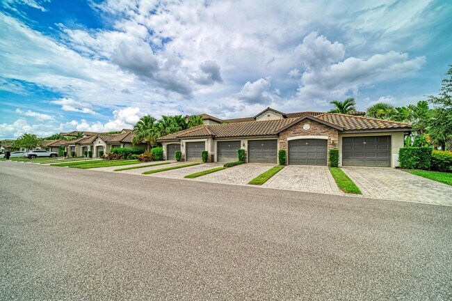 Building Photo - 5557 Palmer Cir