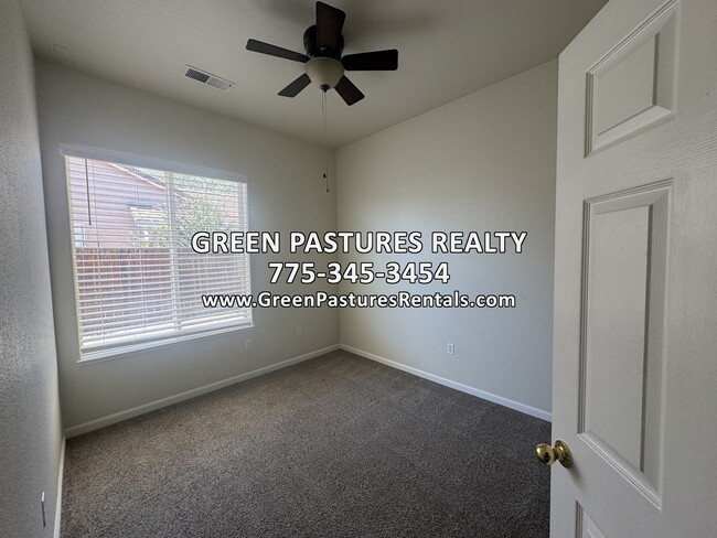 Building Photo - 1045 Brierwood Ln