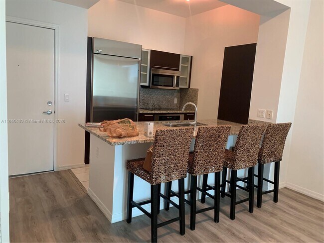 Foto del edificio - 950 Brickell Bay Dr