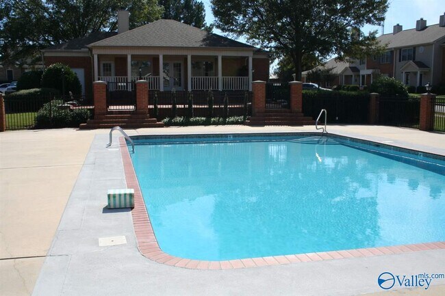 Foto del edificio - 21938 Williamsburg Dr