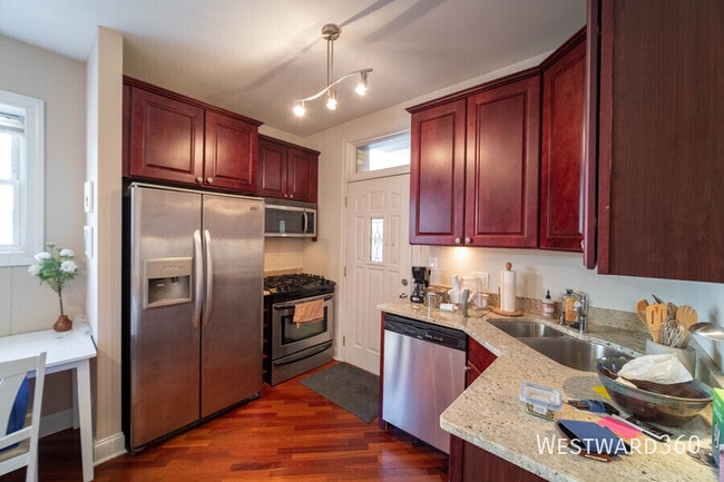 Foto del edificio - 906 W Winona St