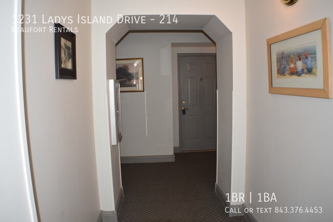 Building Photo - 1231 Ladys Island Dr