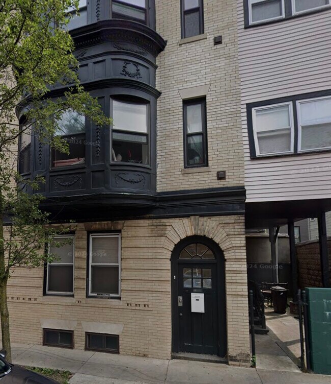 Building Photo - 2 Carmel St