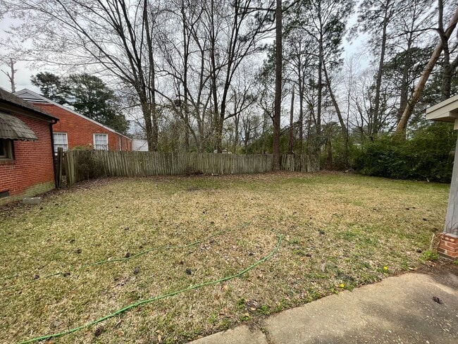 Building Photo - ** 3 Bed 1 Bath located in Cloverdale ** Call 334-366-9198 to schedule a self tour