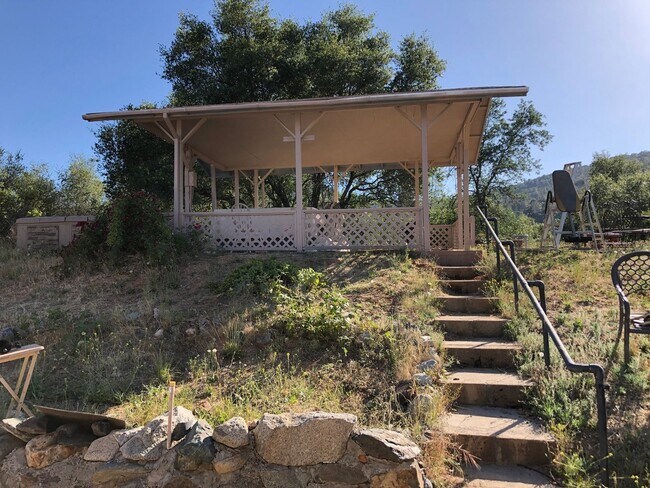 Building Photo - Charming 3BR House in Midpines