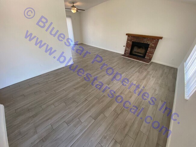 Foto del edificio - A MUST SEE!!! 3 Bedroom at Great Price!