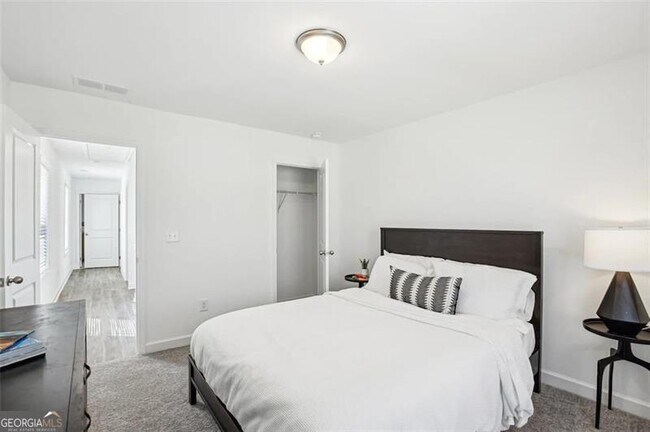 Building Photo - 4020 Hillmont Ln
