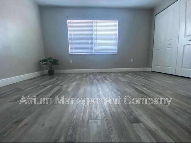 Foto del edificio - 5305 N Boulevard